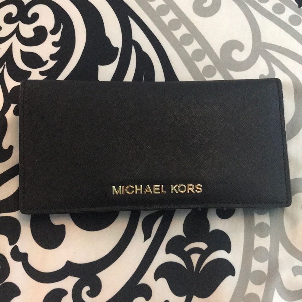 Michael Kors button wallet